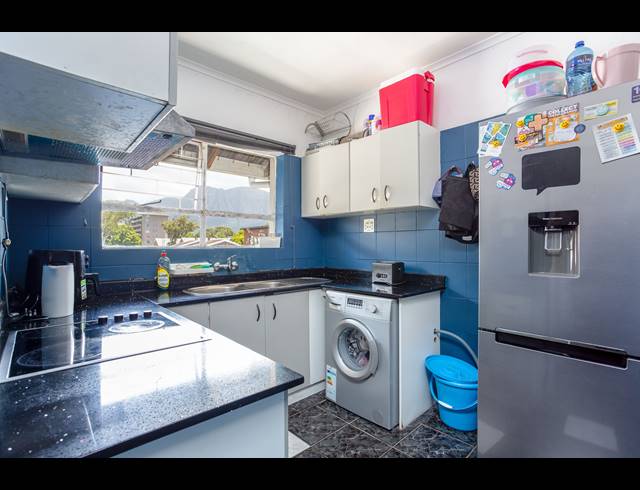 2 BEDROOM APARTMENT FOR SALE IN KENILWORTH